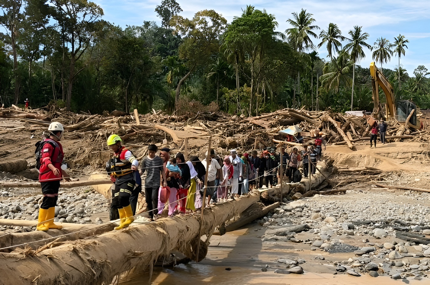 Menyoroti aktivitas pembukaan lahan tambang di daerah hulu Tapanuli Selatan usai bencana banjir bandang menimpa wilayahnya. (Dok. Komdigi)