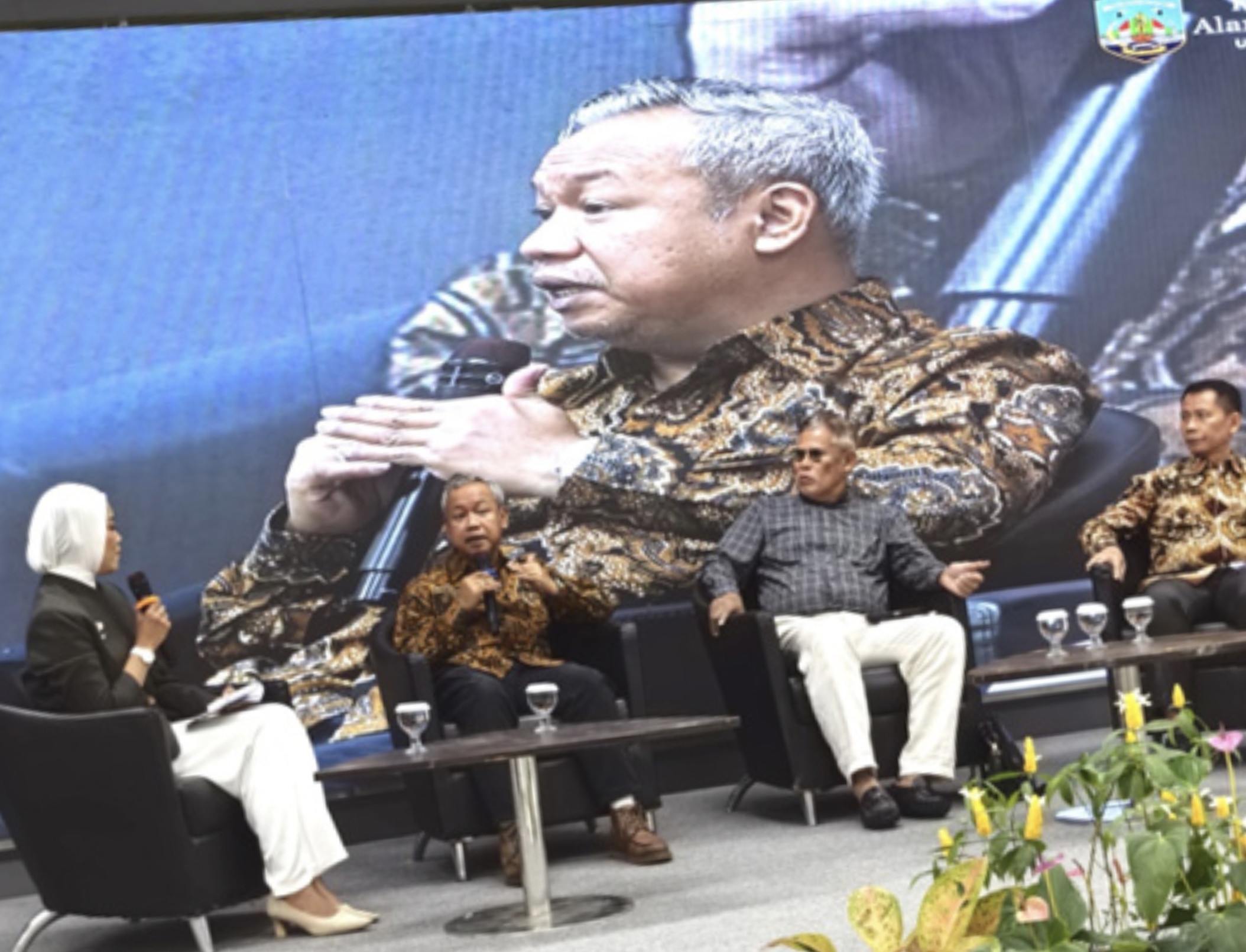 REGULASI ANKT: Para narasumber membahas upaya pengelolaan perkebunan berkelanjutan di Kalimantan Utara, Selasa (9/12). (YKAN UNTUK HRK)