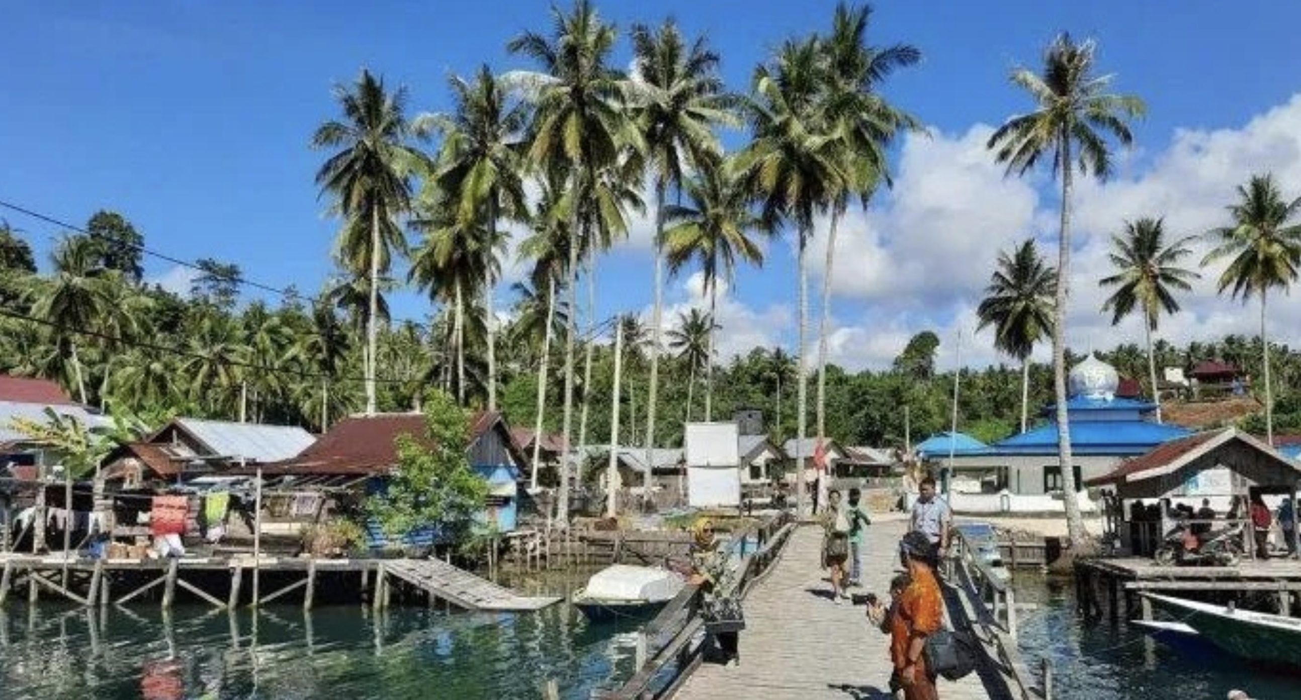 POTENSI KELAPA: Pendampingan Sigap di Kecamatan Bidukbiduk juga mendorong olahan dari kelapa bisa masuk pasar yang lebih luas. (SENO/BP)