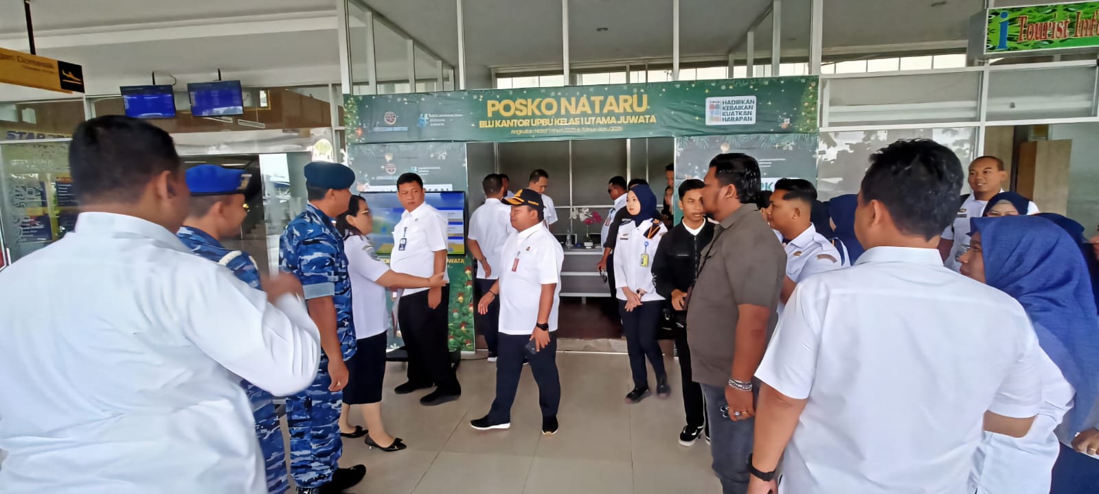 RESMIKAN POSKO: Bandara Internasional Juwata Tarakan resmi buka posko Nataru, Kamis (18/12). (SEPTIAN ASMADI/HRK)