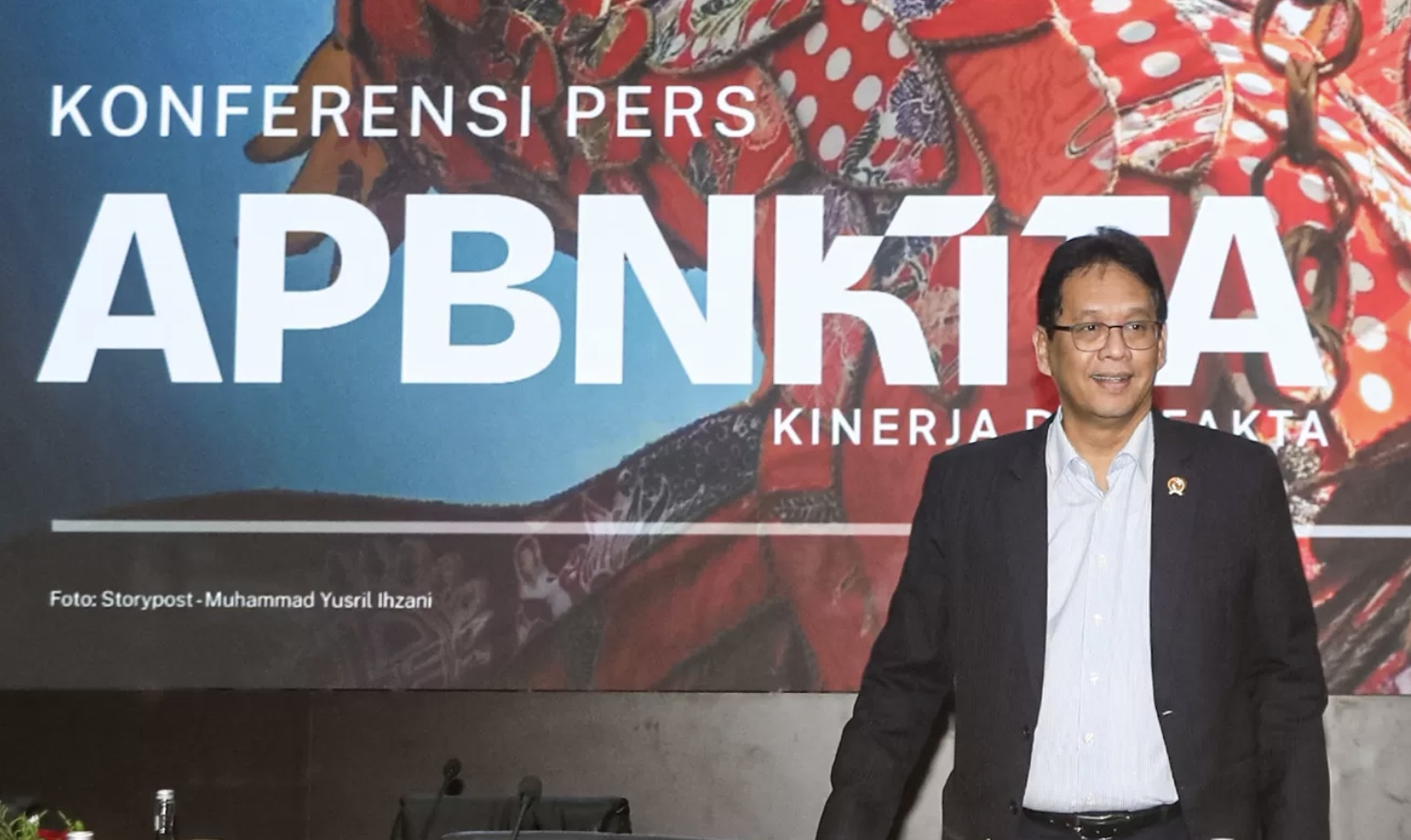 Menteri Keuangan Purbaya Yudhi Sadewa bersiap memberikan keterangan dalam konferensi pers APBN KiTA di Jakarta, Kamis (18/12/2025). (Salman Toyibi/Jawa Pos)