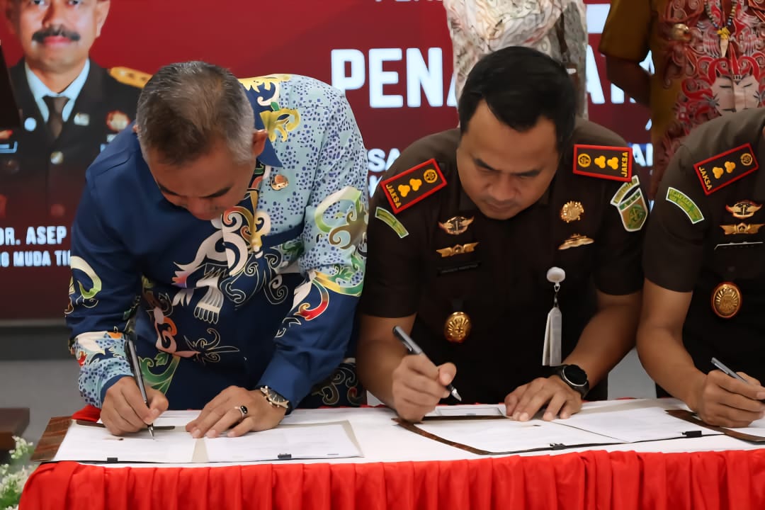 PENERAPAN KUHP: Kejaksaan Negeri (Kejari) Tarakan dan Pemerintah Kota Tarakan mengambil langkah strategis dengan menjalin PKS terkait penerapan pidana kerja sosial. (HUMAS PEMKOT TARAKAN UNTUK HRK)