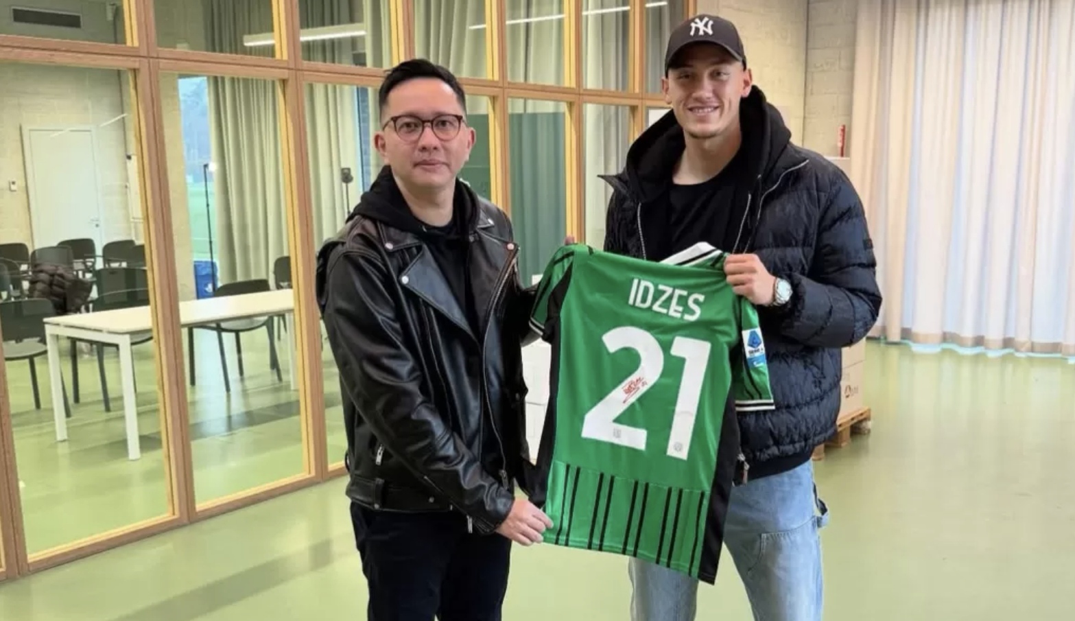 Jersey Jay Idzes dilelang dan laku Rp 125 juta. (Dok: Instagram Hanif Thamrin)
