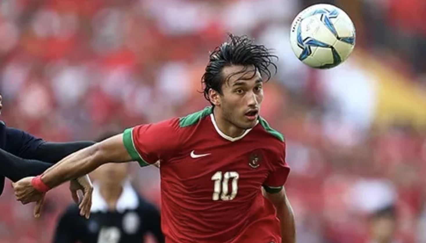 Ezra Walian saat membela Timnas Indonesia di Sea Games Kuala Lumpur, Malaysia. (Hendra Eka/Jawa Pos)