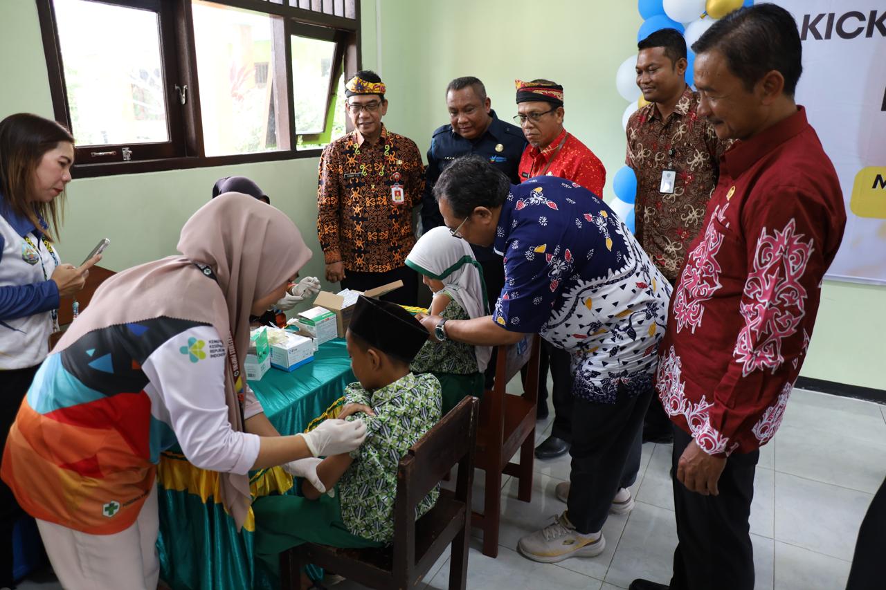 VAKSINASI: Pemerintah Kaltara perkuat pencegahan DBD di Kaltara dengan menggelar vaksinasi gratis. (ISTIMEWA)