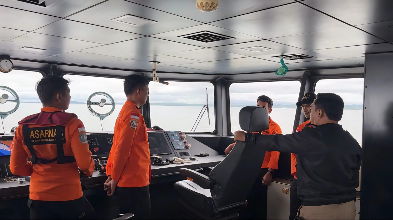 PENYELAMATAN KORBAN: Personel Kantor SAR Tarakan laksanakan operasi penyelamatan di laut. (HRK)
