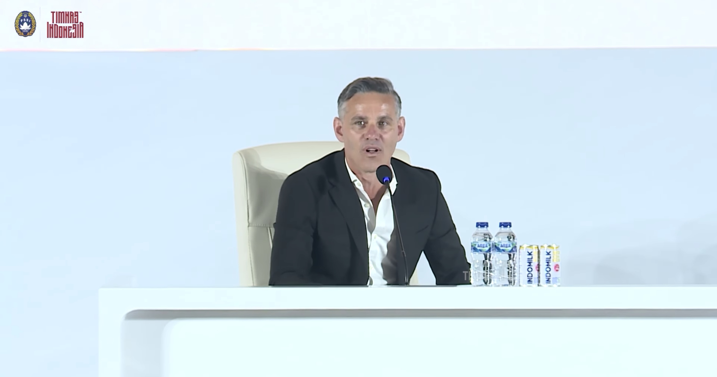 PPSI resmi memperkenalkan John Herdman sebagai pelatih Timnas Indonesia. (YouTube: PSSI TV)
