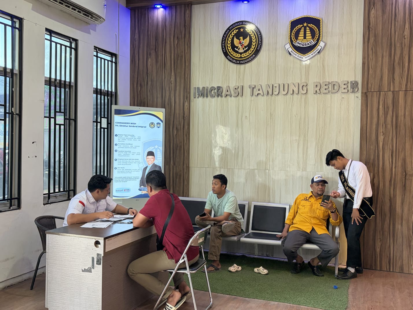 TERBITKAN PASPOR: Kantor Imigrasi Kelas III Non TPI Tanjung Redeb menerbitkan sebanyak 4.035 paspor sepanjang 2025. (IZZA/BP)