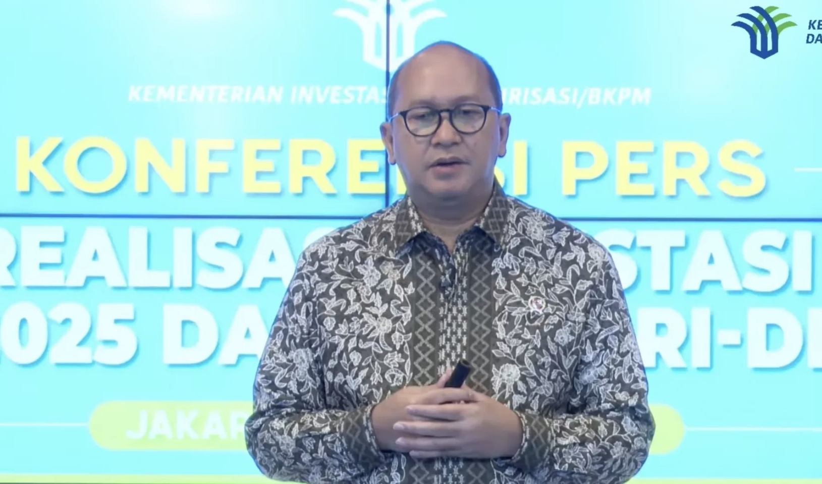 Menteri Investasi dan Hilirisasi/Kepala BKPM, Rosan Perkasa Roeslani saat konferensi pers capaian investasi Kuartal IV-2025 di Jakarta, Kamis (15/1). (Dok. Nurul F/JawaPos.com)