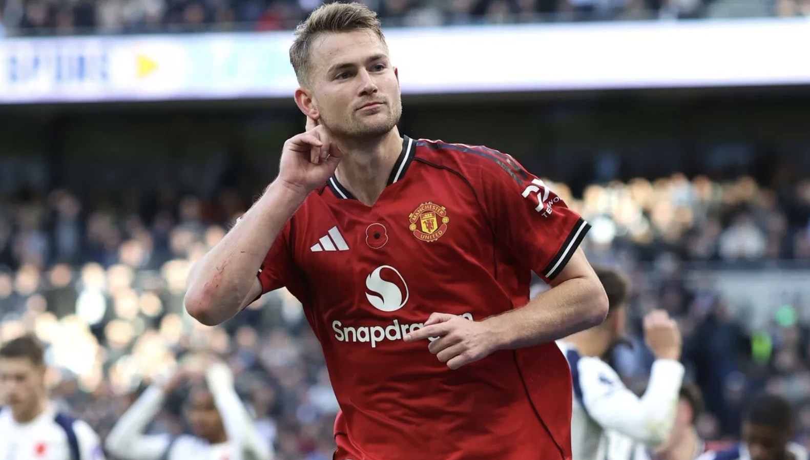 Matthij de Ligt salah satu pemain Manchester United yang absen.(Dok Sky Sports)