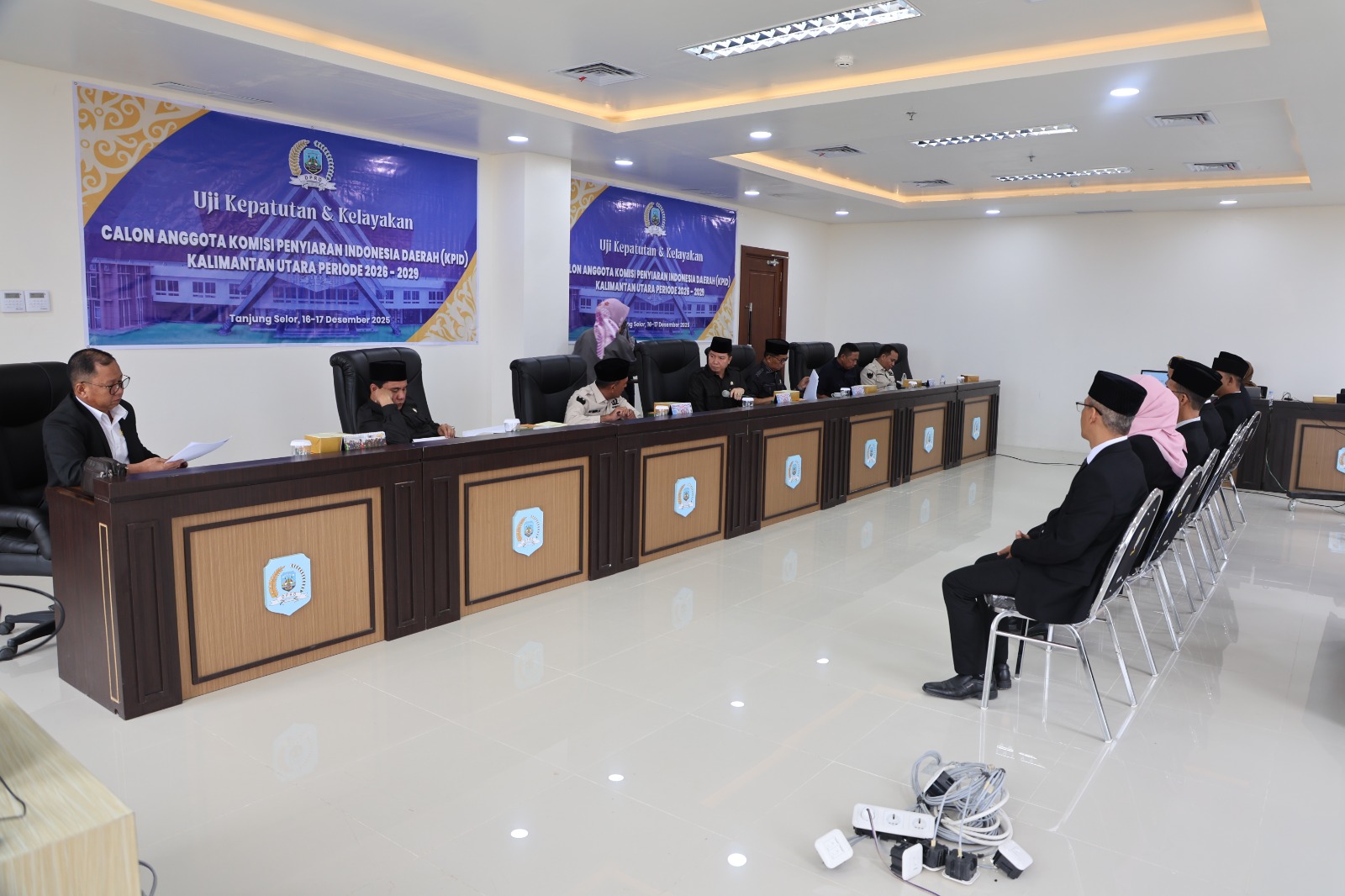 BELUM DITETAPKAN: Calon komisioner KPID Kaltara saat menjalani tahapan uji kelayakan dan kepatutan di DPRD Kaltara, beberapa waktu lalu. (DPRD KALTARA UNTUK HRK)