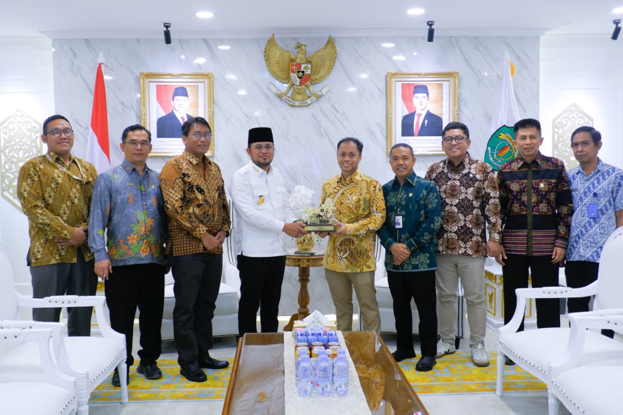 AUDIENSI: Gubernur Kalimantan Timur Rudy Mas&rsquo;ud mendukung penuh upaya PT PLN (Persero) menghadirkan listrik yang andal dan merata ke wilayah terpencil. (PLN UID KALTIMRA)