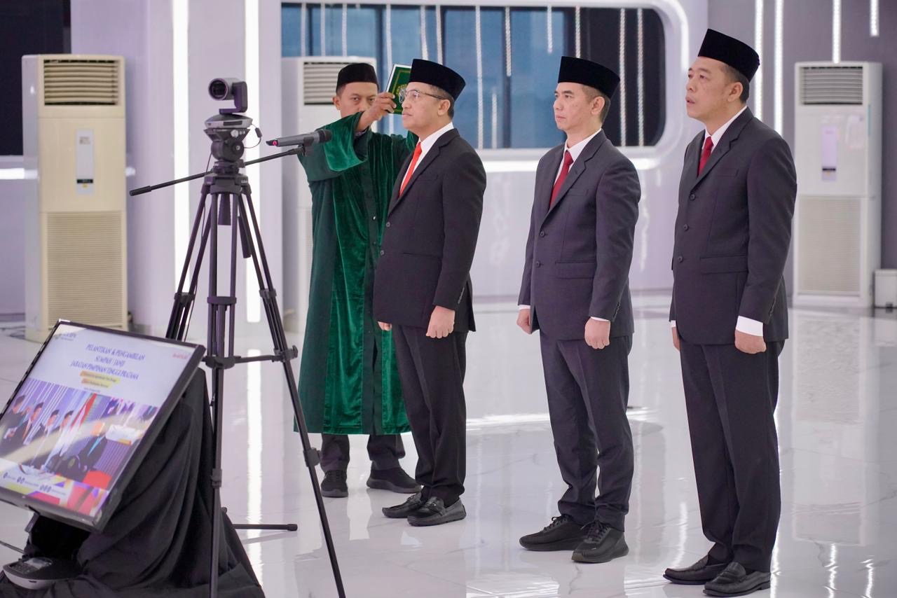 PELANTIKAN: Menteri ATR/BPN Nusron Wahid melantik Pimpinan Tinggi Pratama di Aula Prona Kementerian ATR/BPN, pada Kamis (22/01/2026). (ATR/BPN)