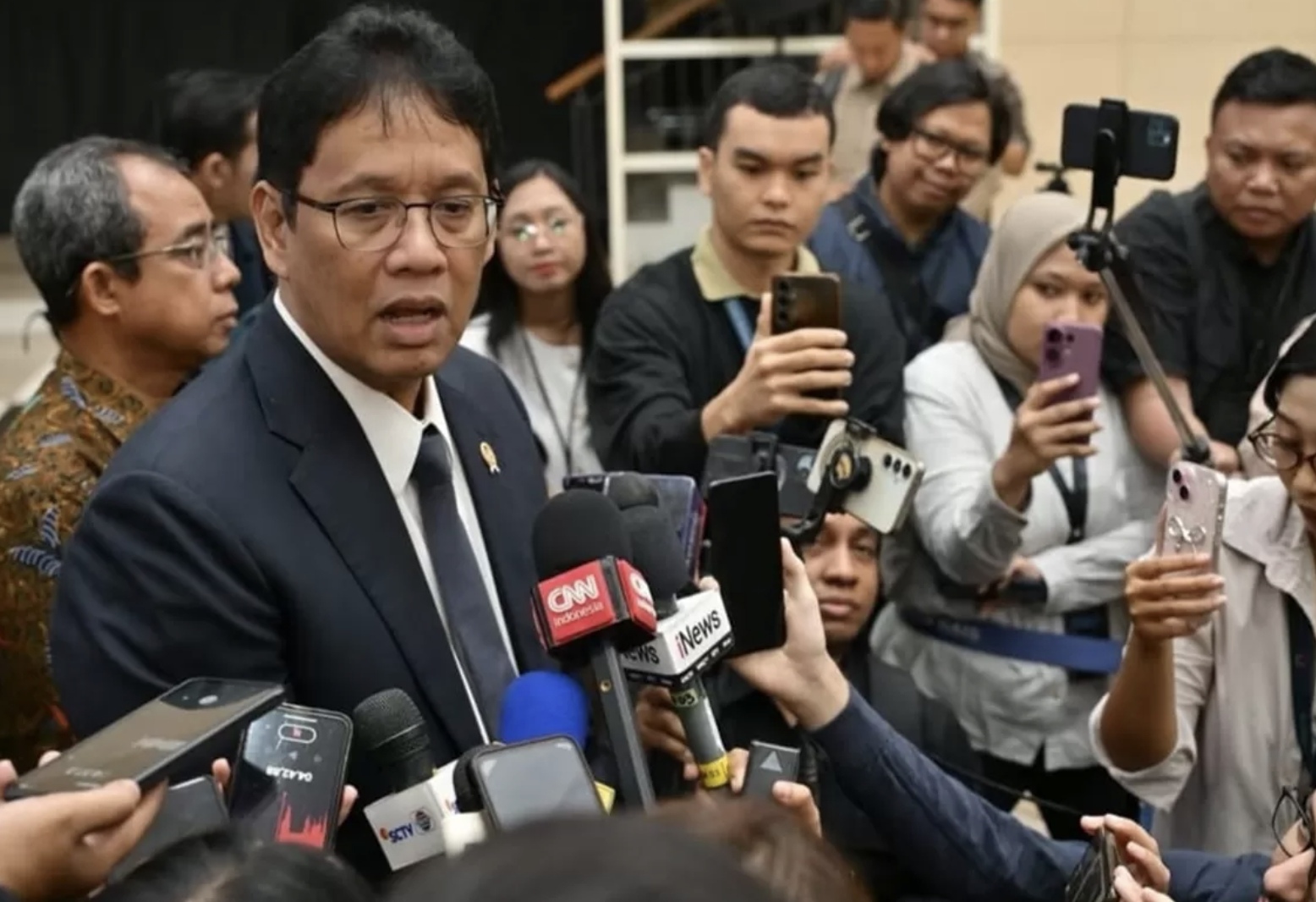 Menteri Keuangan (Menkeu) Purbaya Yudhi Sadewa berencana melakukan penambahan lapisan tarif di segmen murah atau Sigaret Kretek Mesin (SKM) layer 3. (Nurul Fitriana/JawaPos.com)
