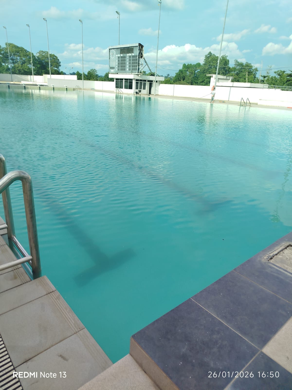 SUDAH BERSIH: Kondisi kolam renang Kakaban Aquatic saat ini sudah bersih dan bisa digunakan kembali untuk berenang. (DISPORA UNTUK BERAU POST)