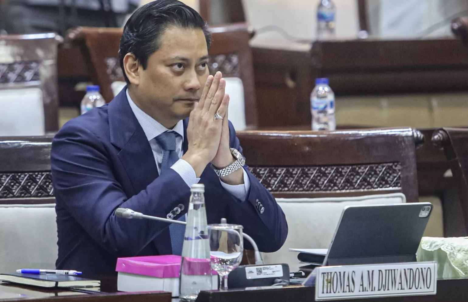 Calon Deputi Gubernur Bank Indonesia (BI) Thomas Djiwandono, bersiap mengikuti uji kelayakan dan kepatutan atau fit and proper test calon Deputi Gubernur Bank Indonesia di ruang Komisi XI DPR.