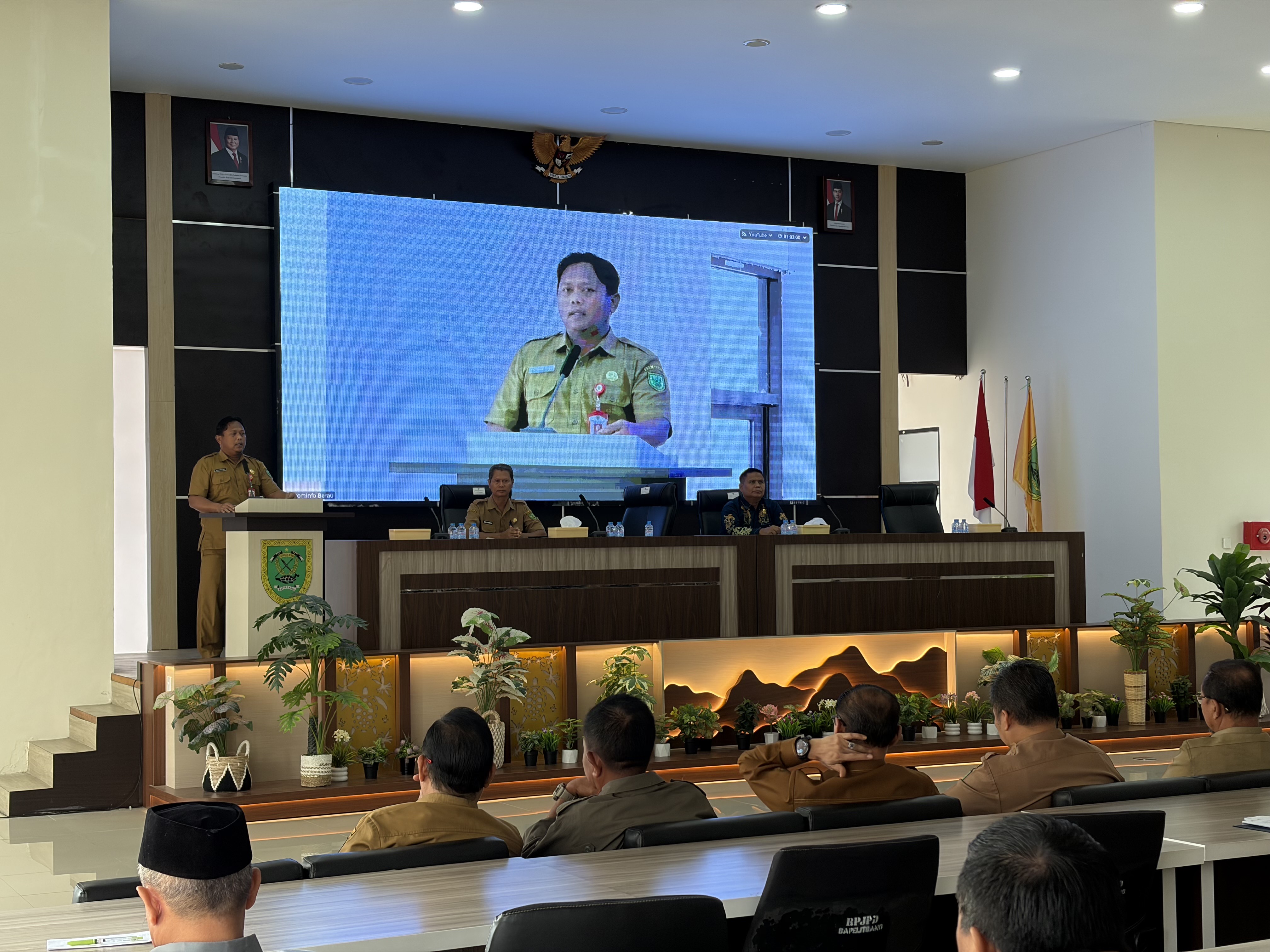EKSPOSE AKHIR: Sekkab Berau Muhammad Said menghadiri Pembukaan Kegiatan Ekspose AKPK dan Sosialisasi ASN Corpu di ruang RPJMD Bapelitbang, Selasa (27/1). (IZZA/BP)