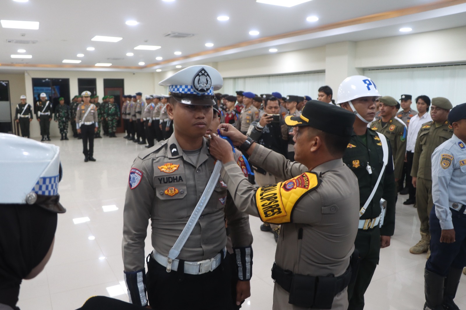 OPERASI MAHAKAM: Polres Berau saat menggelar Apel Operasi Keselamatan Mahakam Tahun 2026. (ARTA KUSUMA YUNANDA/BP)