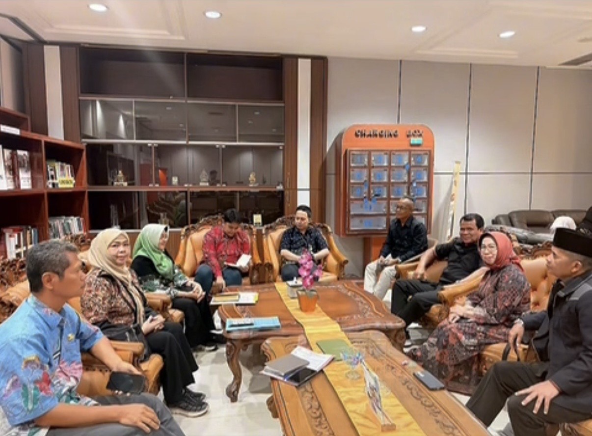 AUDIENSI: Pemkab Berau dan DPRD Berau saat audiensi dengan BKN dan PAN RB, memohon kebijakan perpanjangan masa kerja tenaga honorer di lingkungan Pemkab Berau pada 2026 ini. (ISTIMEWA)