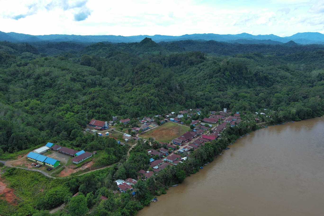 PEMENUHAN LISTRIK: Akses listrik bagi 123 desa di wilayah pedalaman dan perbatasan Kaltara bergantung pada persetujuan dan dukungan pemerintah pusat. (FAISAL/HRK)