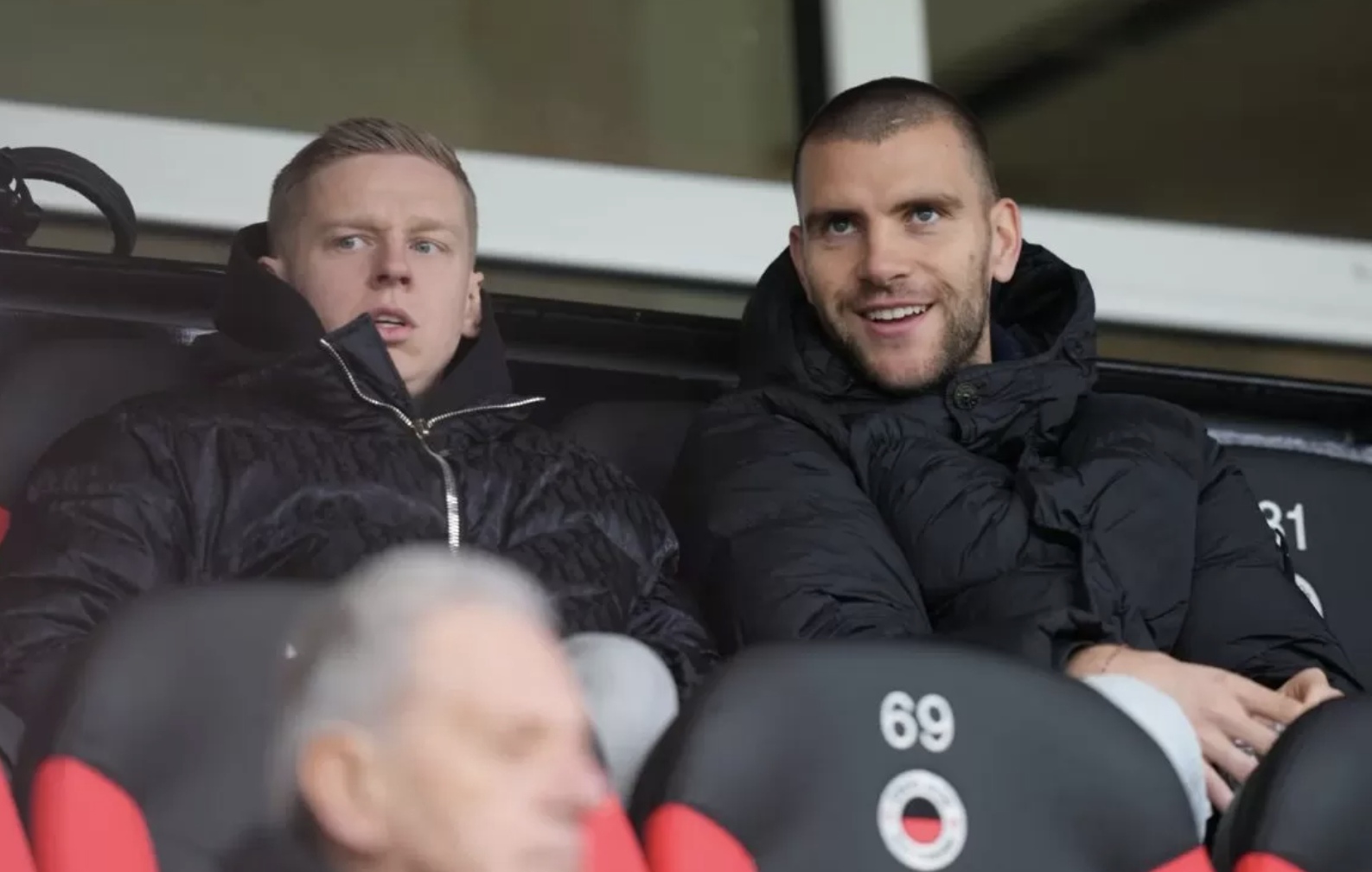 Maarten Paes menyaksikan duel Excelsior vs Ajax Amsterdam bersama Oleksandr Zinchenko. (Dok: Ajax Show Time)