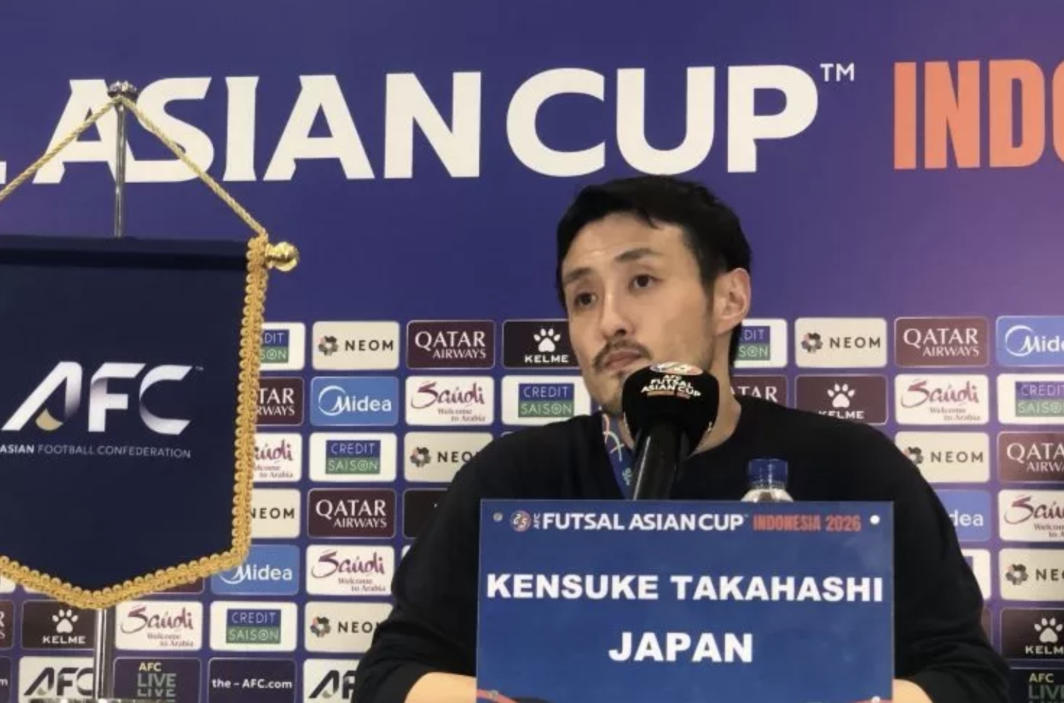 Pelatih timnas futsal Jepang Kensuke Takahashi saat menghadiri jumpa pers pasca pertandingan semifinal Piala Asia Futsal 2026 di Indonesia Arena, Jakarta, Kamis (5/2/2026). (ANTARA)