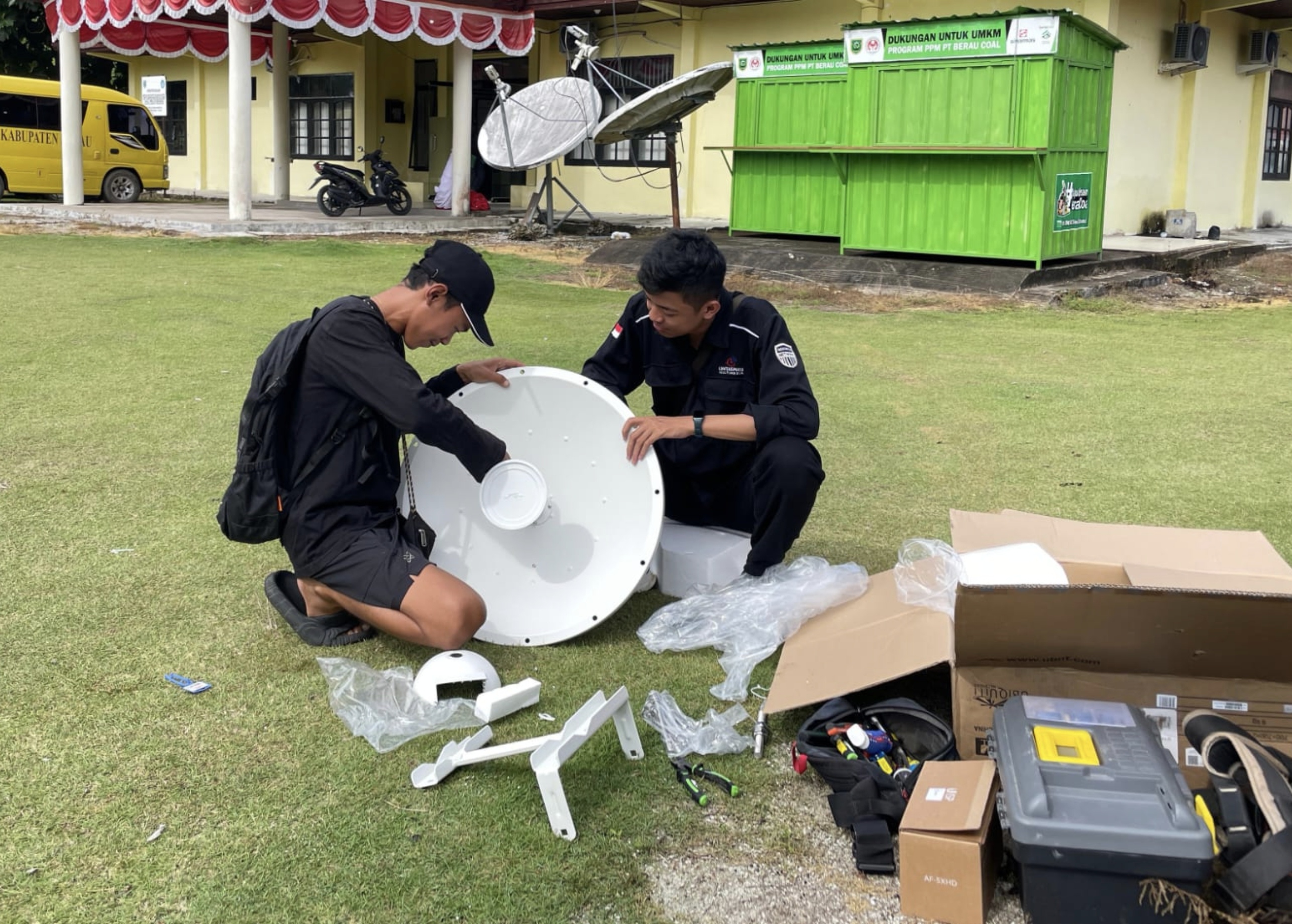 ILUSTRASI PEMASANGAN WIFI: Pengelolaan WiFi gratis harus benar-benar dijalankan dengan baik agar program dirasakan masyarakat. (BERAU POST)