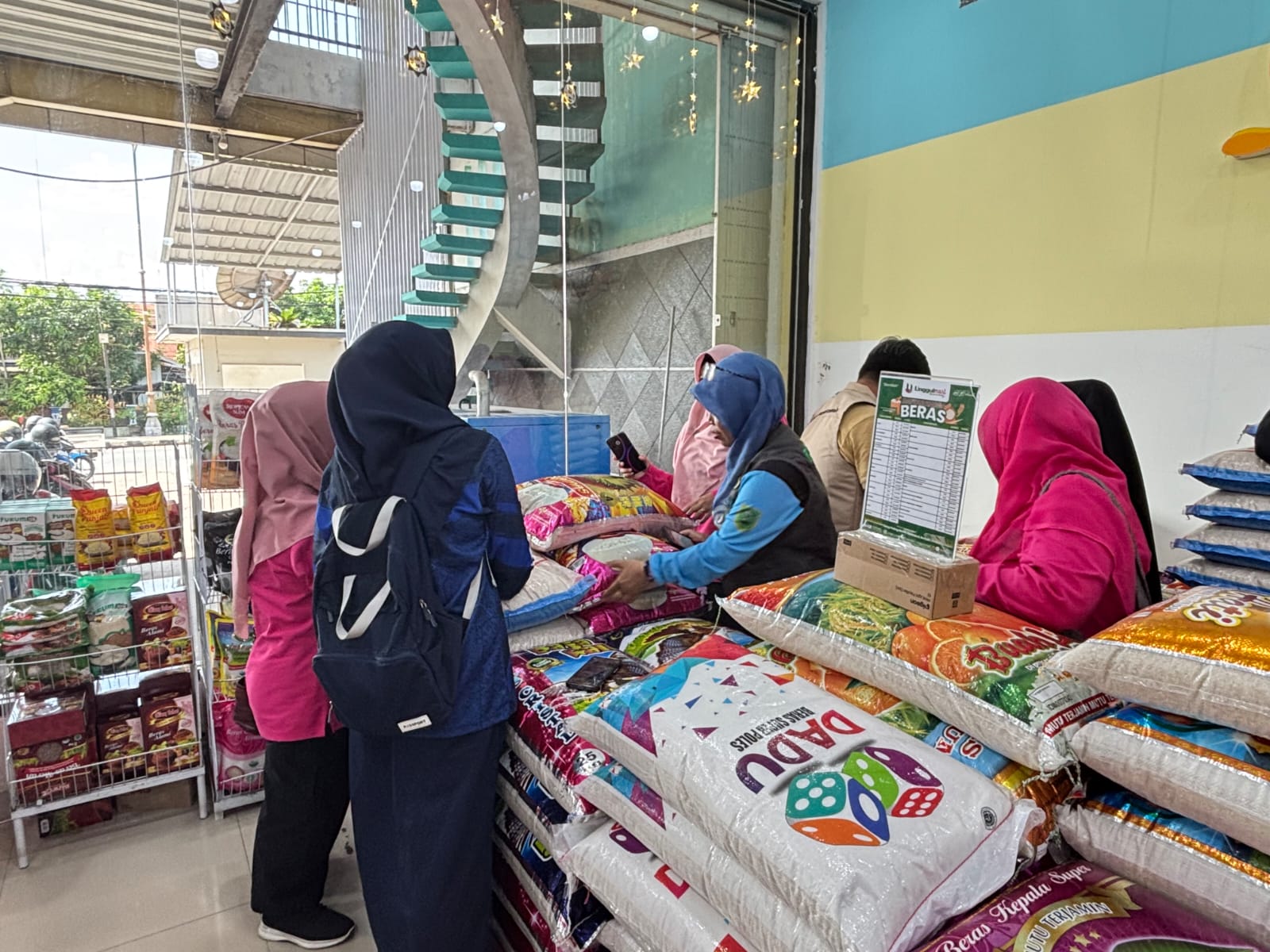 ILUSTRASI: Dinas Pangan Berau mengimbau masyarakat berbelanja secara bijak selama Ramadan dengan membeli sesuai kebutuhan dan menghindari panic buying. (IZZA/BP)
