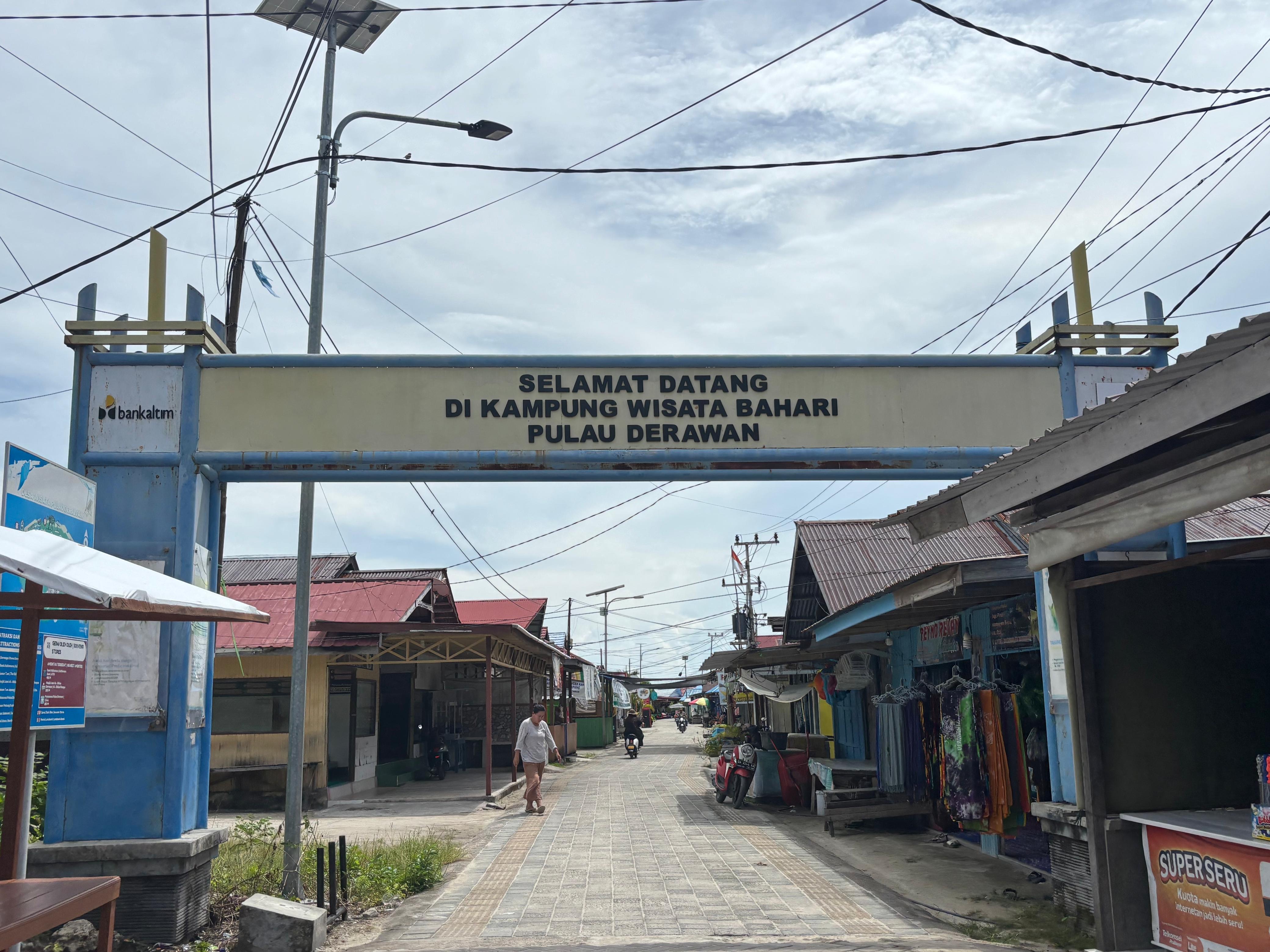 PERBAIKAAN JALAN: Pemkab Berau akan memperbaiki sejumlah ruas jalan di Kecamatan Pulau Derawan pada 2026, guna mendukung akses menuju kawasan wisata. (IZZA/BP)