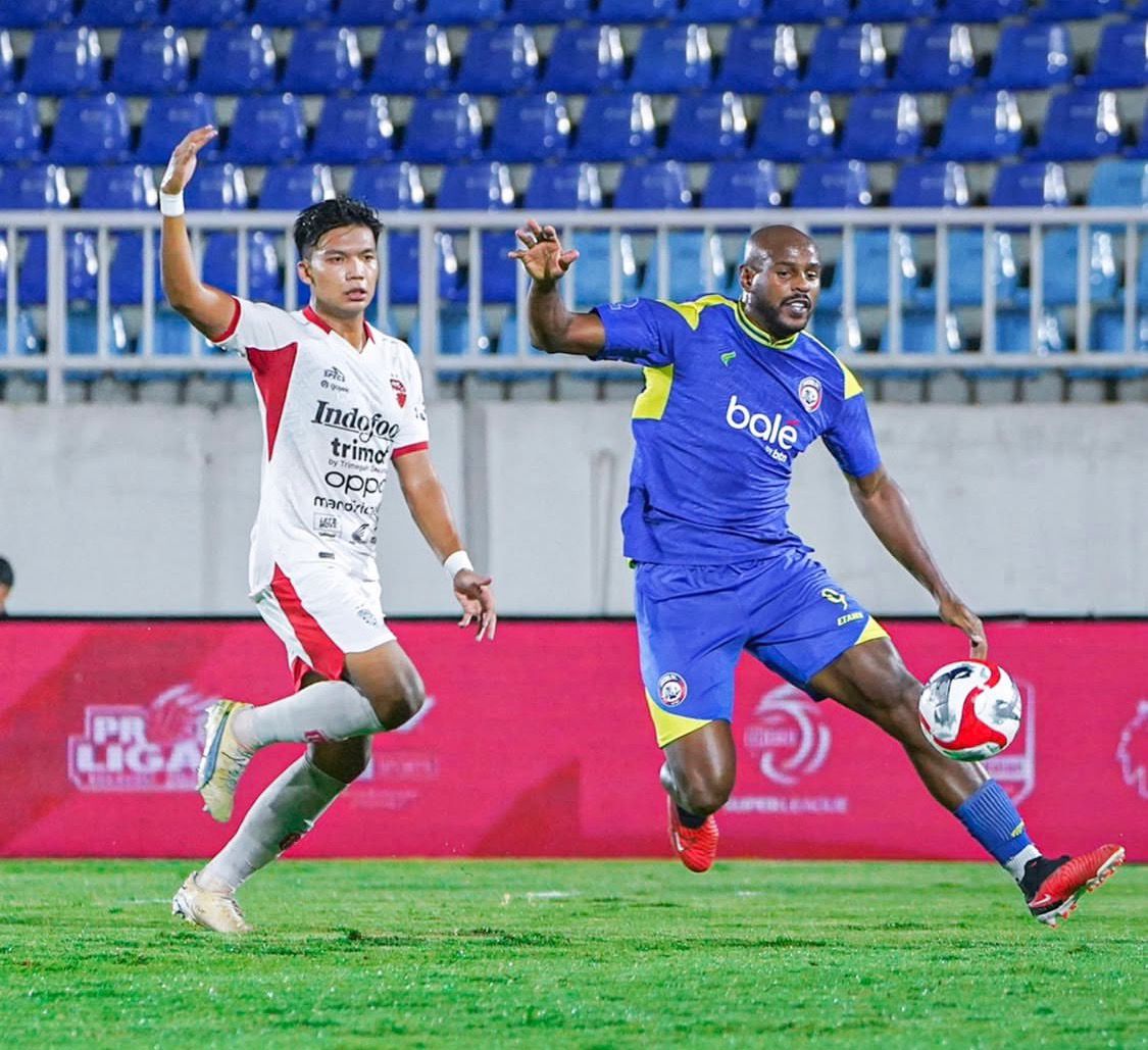 Arema FC saat melawan Bali United pada Super League. (Instagram: @aremaofficial)
