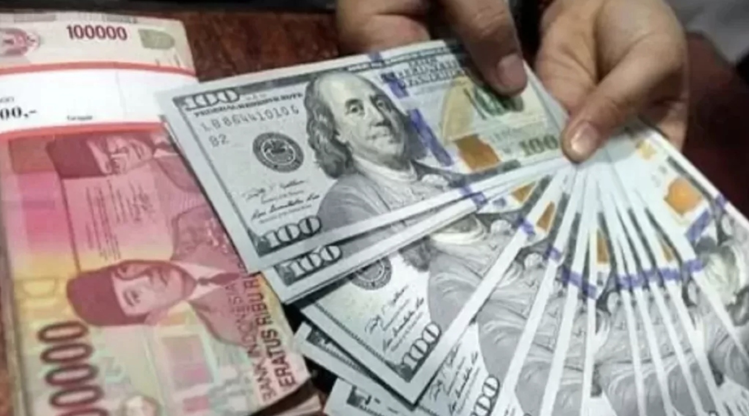 Nilai tukar rupiah kembali ditutup melemah pada perdagangan sore ini, Kamis (25/9). (Dok JawaPos.com)