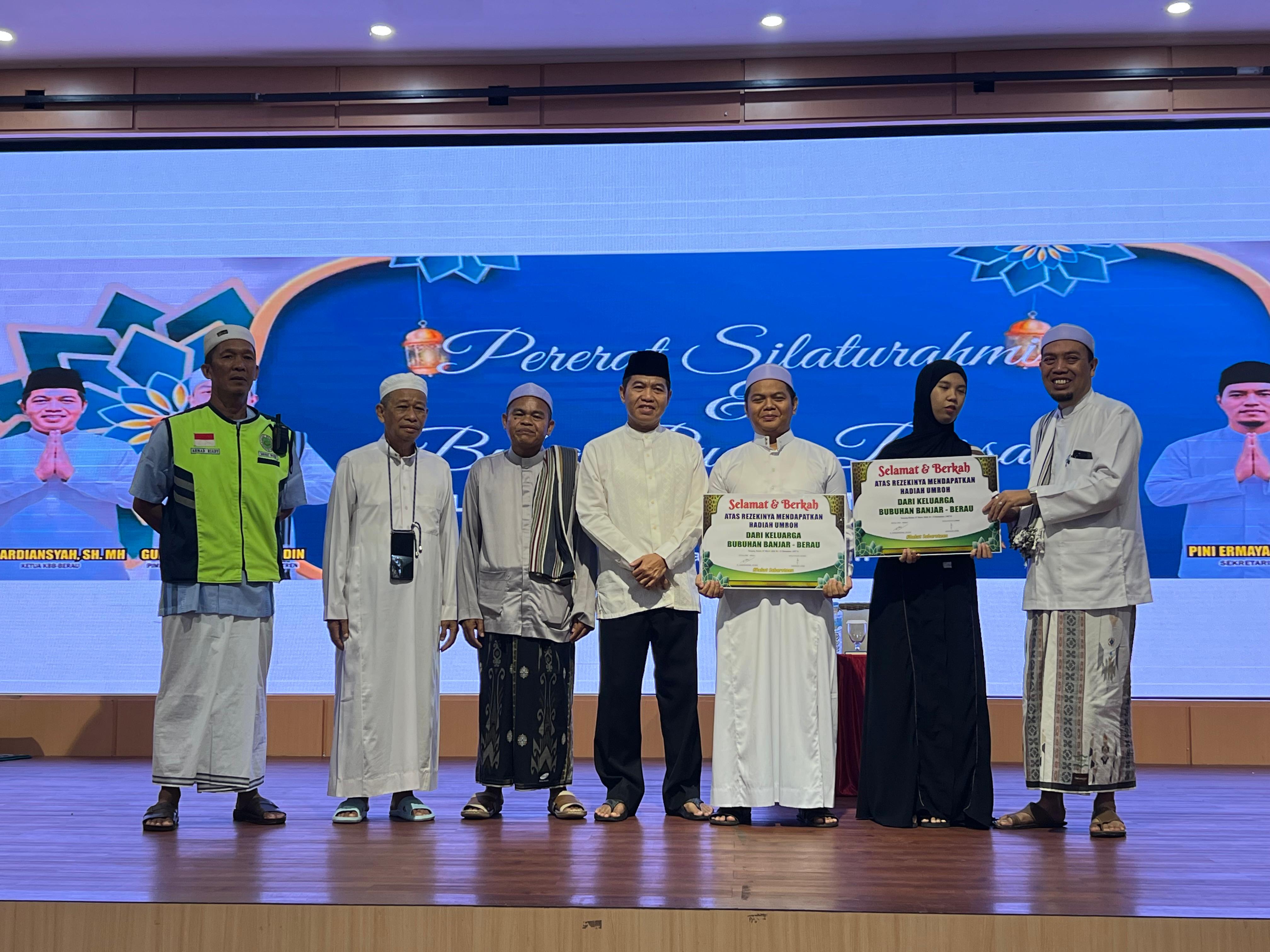 BERHADIAH: KBB-KB menggeler buka puasa bersama di salah satu ballroom hotel yang ada di Tanjung Redeb. Uniknya, bukber ini dibalut undian berhadiah umrah. (KBB-KB UNTUK BERAU POST)