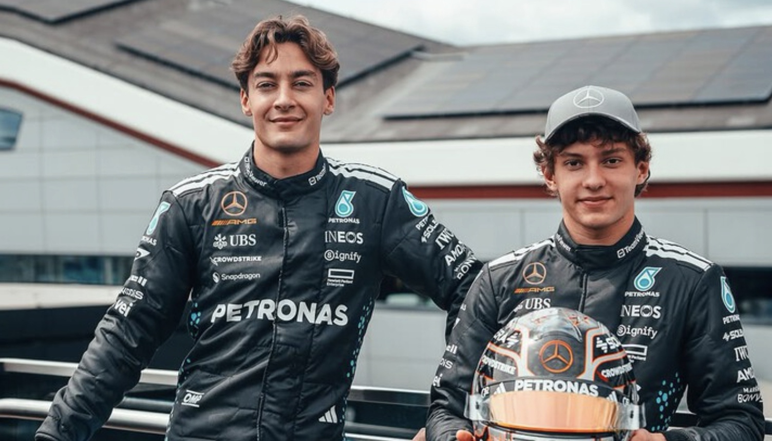 Pembalap Mercedes George Russell dan Kini Antonelli. (Instagram @mercedesmgf1)