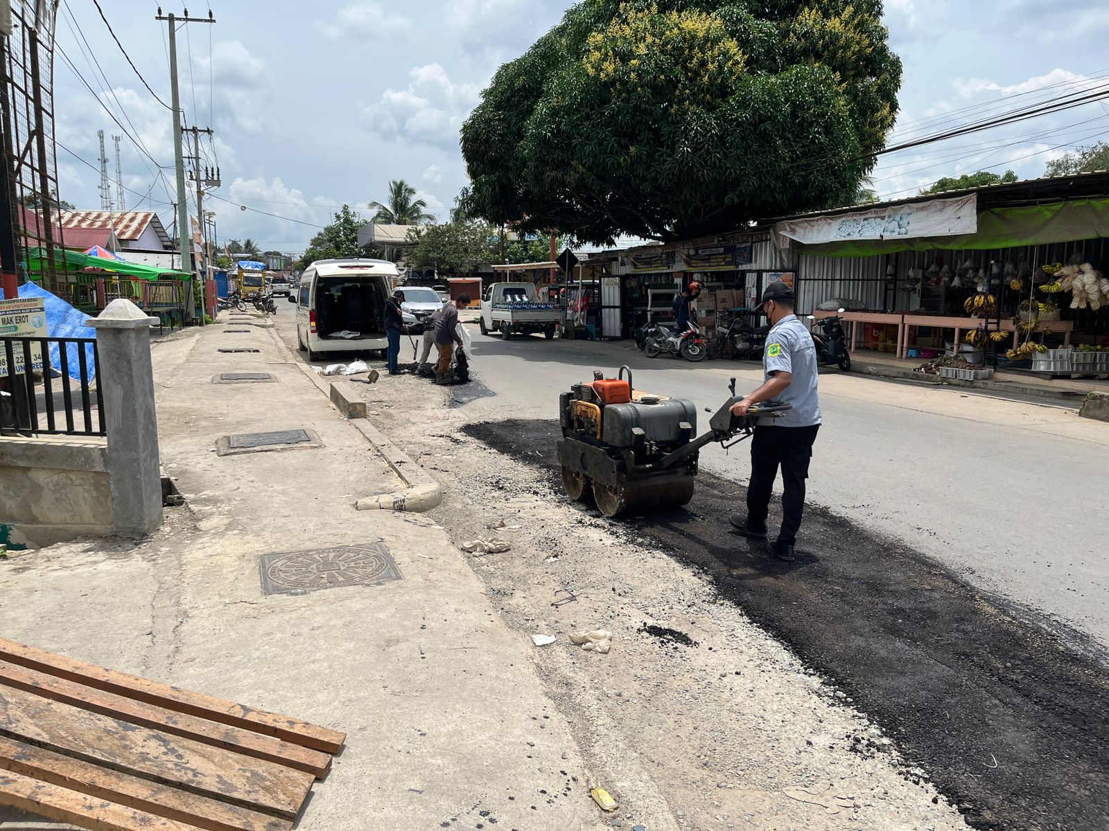 SIAGA: TRC DPUPR Berau dipastikan tetap bertugas pada momen libur lebaran mendatang, untuk mendukung kenyamanan pengguna jalan. (SENO/BP)