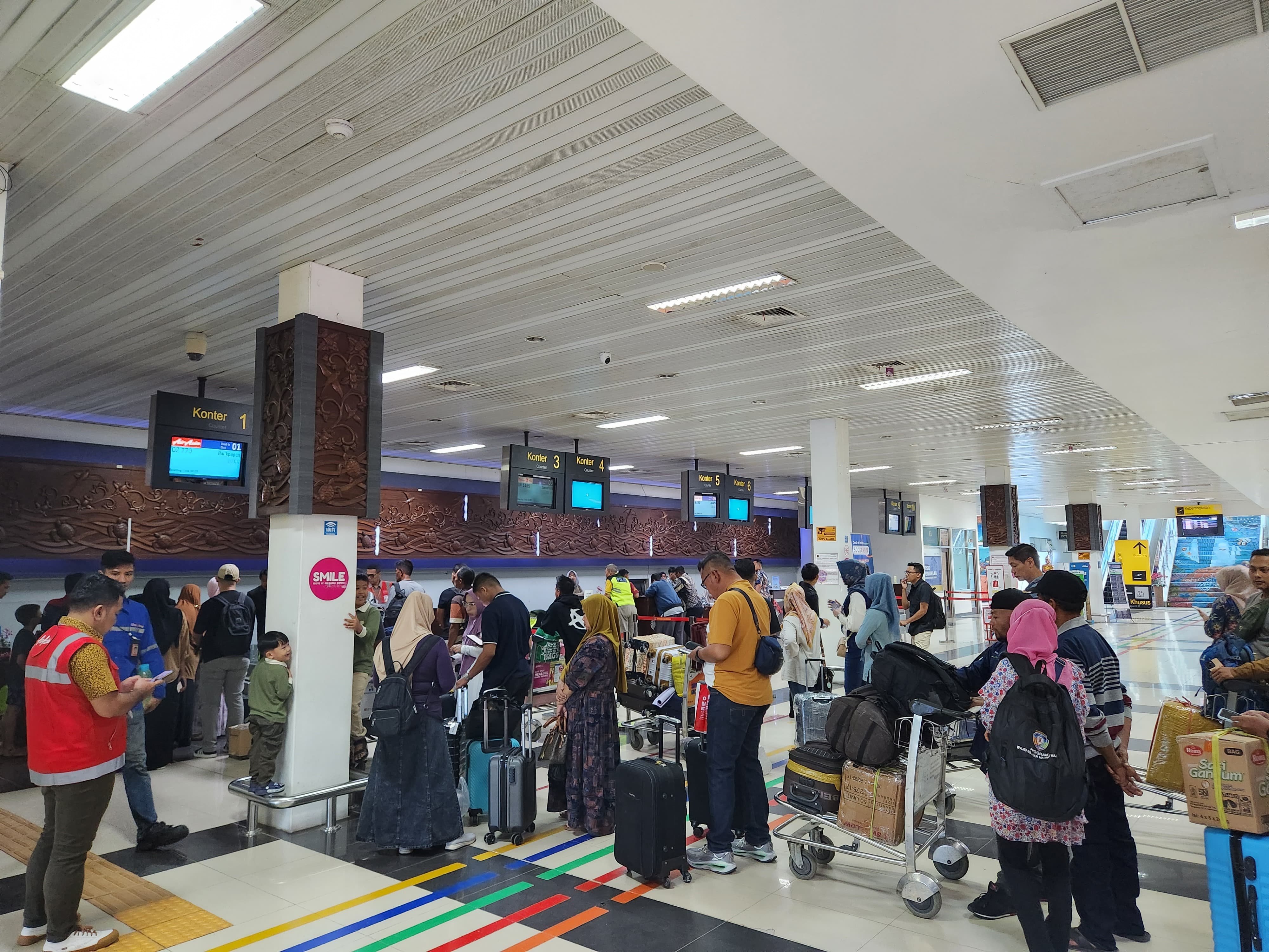 LIBUR LEBARAN: Manajemen Bandara Kalimarau bersiap hadapi lonjakan penumpang saat arus mudik Lebaran 2026 dengan membentuk Posko Anglab 2026, hingga Perpanjangan Jam Operasional Bandara. (SENO/BP)