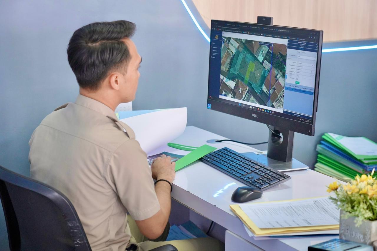 Kementerian ATR/BPN mengimbau masyarakat untuk memanfaatkan momentum libur Lebaran 2026 dengan melakukan pemutakhiran data sertipikat tanah, terutama untuk terbitan sebelum tahun 1997.