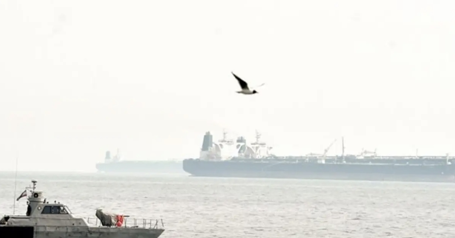 Sekitar 1.900 kapal komersial tertahan di kawasan Selat Hormuz, terutama di Teluk Persia, sejak Amerika Serikat (AS) dan Israel menyerang Iran pada 28 Februari 2026.