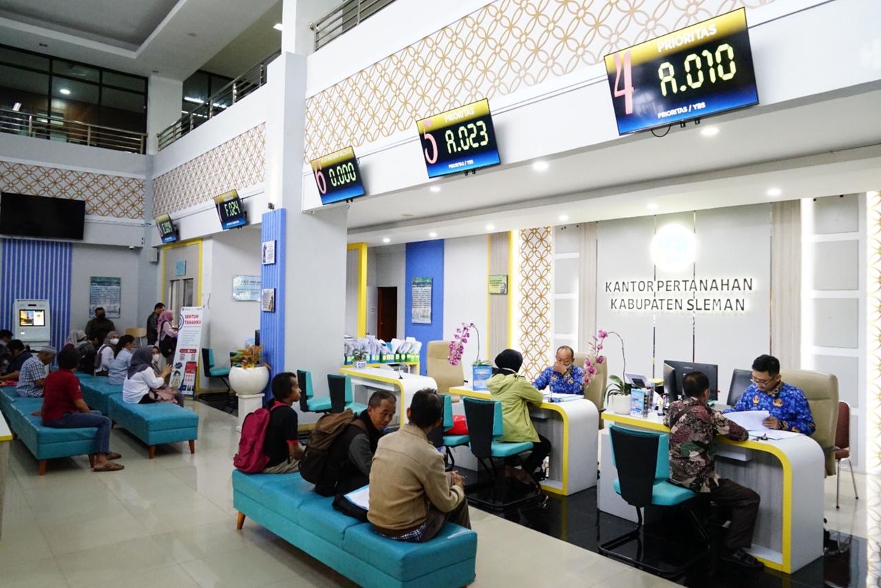 LAYANAN MUDIK JOGJA: Petugas di lingkungan Kanwil BPN D.I. Yogyakarta tetap bersiaga melayani masyarakat di lima kabupaten/kota selama masa libur Lebaran 2026.