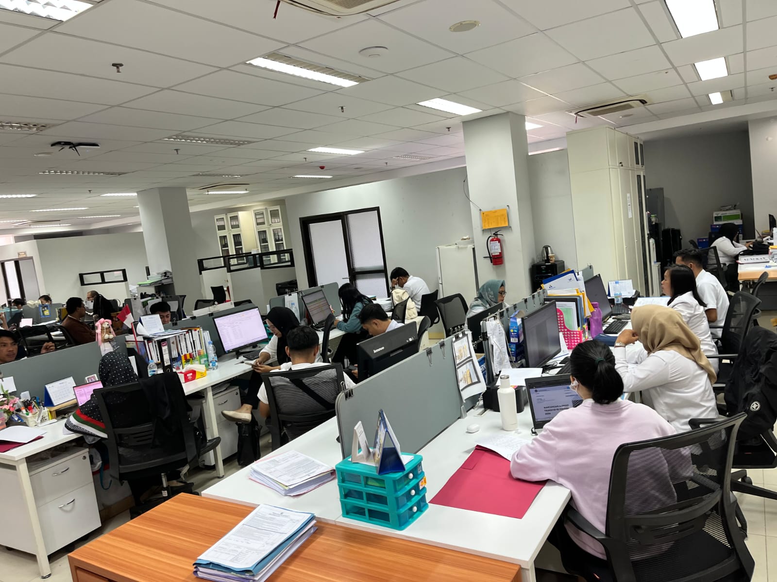 KEMBALI BEKERJA: Usai libur nasional dan cuti bersama serta adanya kebijakan Work From Anywhere, seluruh ASN Pemprov Kaltara kembali masuk kantor pada 30 Maret mendatang. (FAISAL/HRK)