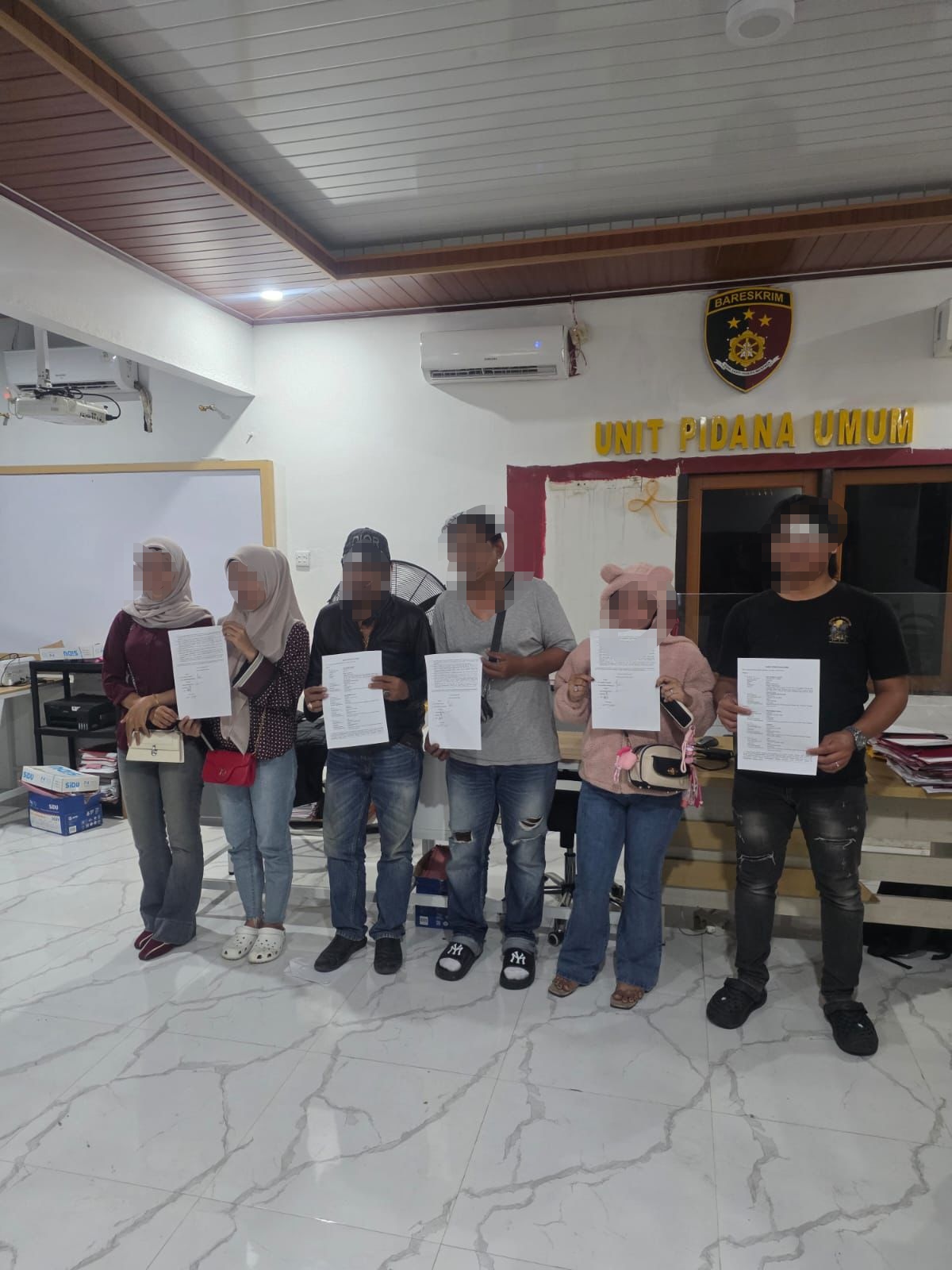 DAMAI: Korban dan pelaku terduga penganiayaan sepakat berdamai melalui jalur kekeluargaan. (POLRES TARAKAN UNTUK HRK)