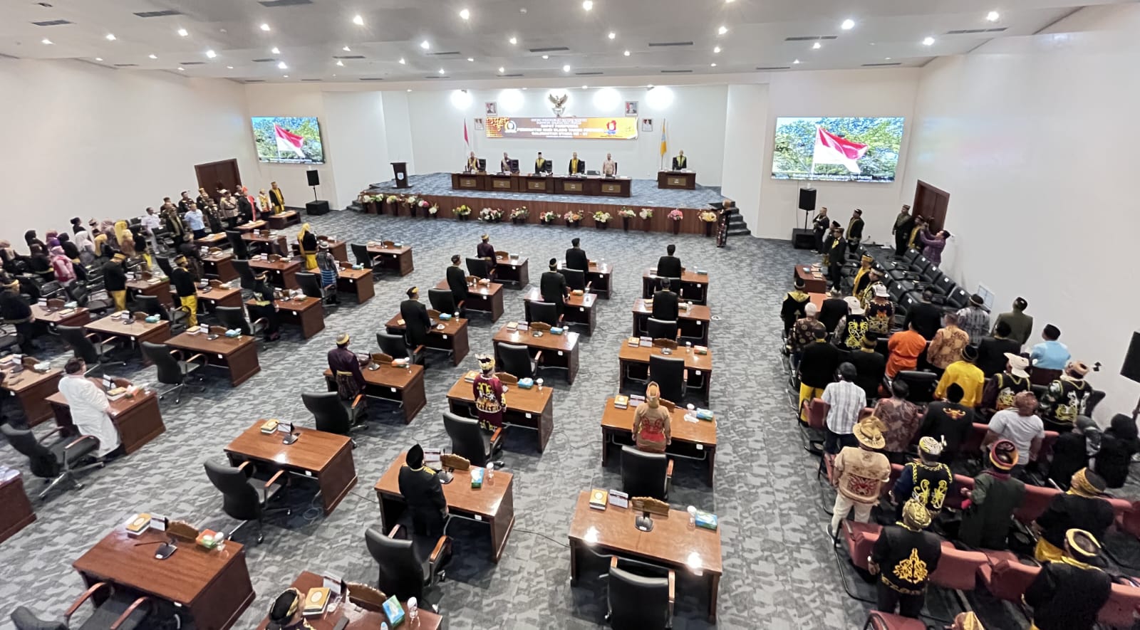 TUAI SOROTAN: Anggaran makan dan minum DPRD Kaltara yang disebut mencapai Rp 12 miliar. Anggaran tersebut digunakan dalam berbagai kegiatan yang melibatkan masyarakat secara langsung. (FAISAL/HRK)