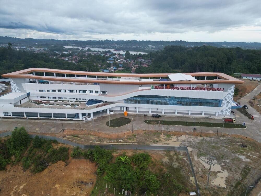 HARUS BEROPERASI: Rumah Sakit Tanjung Redeb yang sudah menelan anggaran hingga ratusan miliar ini harus sudah beroperasi pada Mei 2026. (IZZA/BP)