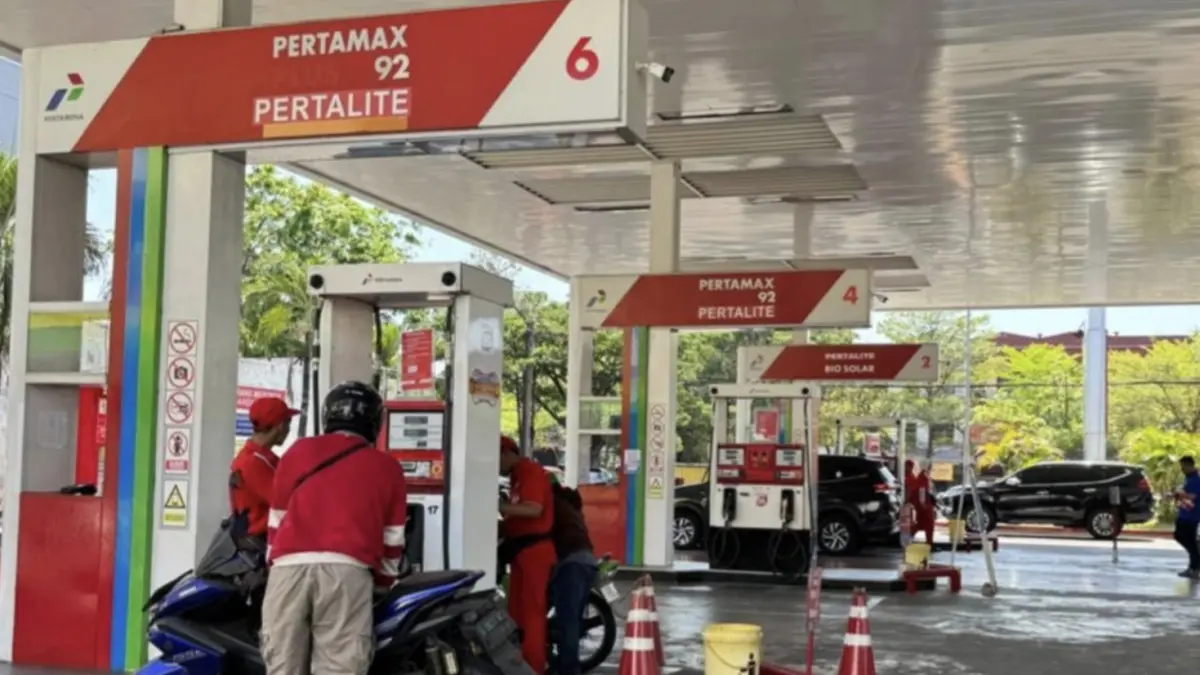 Pertamina tegaskan tak ada penyesuaian harga Bahan Bakar Minyak (BBM), baik non-subsidi maupun BBM bersubsidi per 1 April 2026. (JawaPos.com)