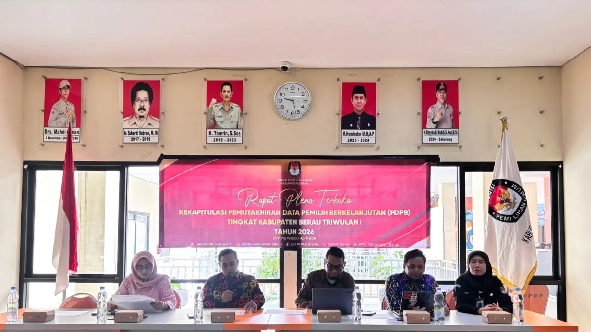 PEMUTAKHIRAN DATA PEMILIH: Jajaran KPU Berau menggelar Rapat Pleno Terbuka Pemutakhiran Data Pemilih Berkelanjutan Triwulan I Tahun 2026, Rabu (1/4). (SENO/BP)
