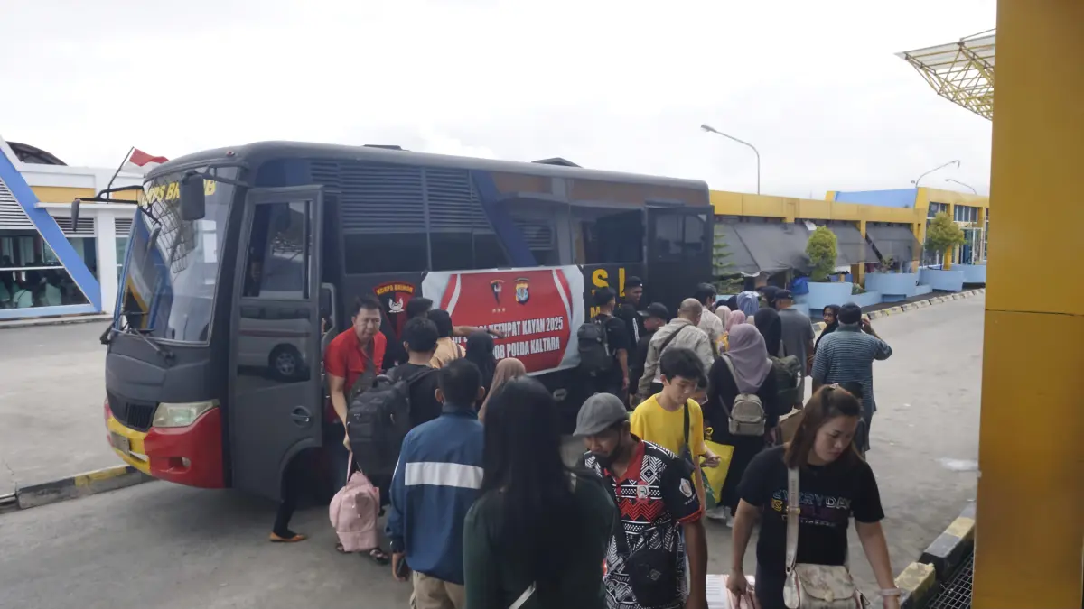 ARUS MUDIK LAUT: Suasana keberangkatan penumpang speedboat di Pelabuhan Tengkayu I Tarakan saat jelang Lebaran. (SEPTIAN ASMADI/HRK)