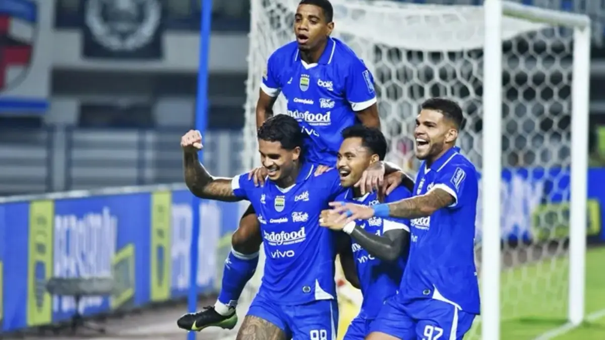Pemain Persib Bandung akan sowan ke kandang Semen Padang pada pekan 26 Super League 2025/2026. (persib.co.id)