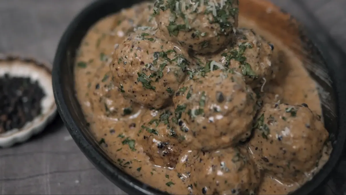 Resep Bakso Lada Hitam. (Youtube: Ade Koerniawan)