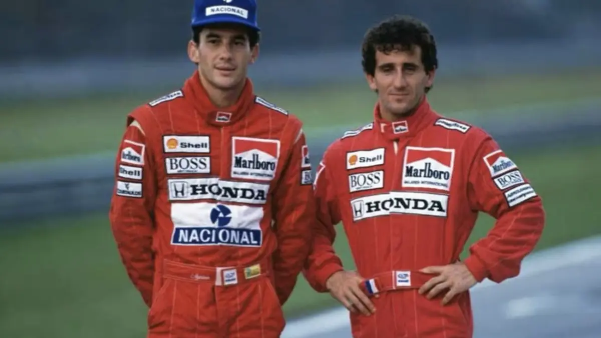 Alain Prost (kanan) dan Ayrton Senna (kiri) di McLaren. (autoweek.com)