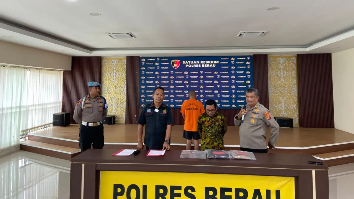 PREDATOR ANAK: Tersangka As (26) yang berhasil diamankan dan dirilis oleh pihak kepolisian pada tahun 2025. (BERAU POST)