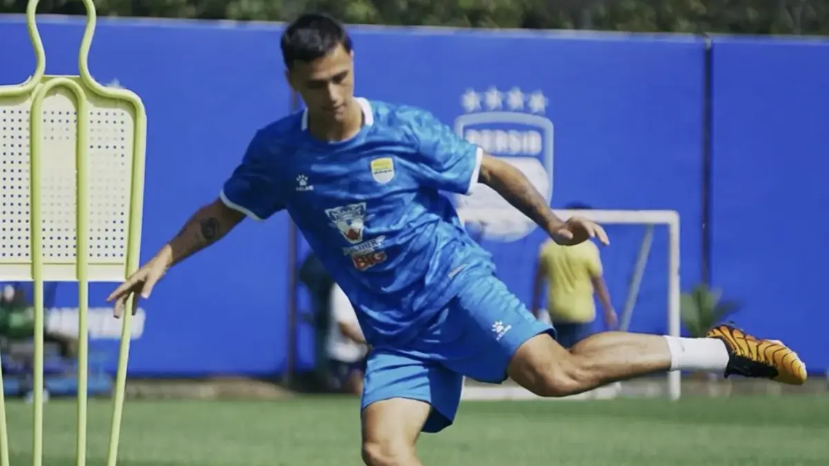 Eliano Reijnders saat sesi latihan Persib Bandung jelang hadapi Bali United di GBLA. (Persib)